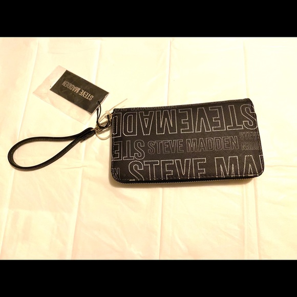 Steve Madden black & white logo wristlet wallet. - Picture 2 of 4